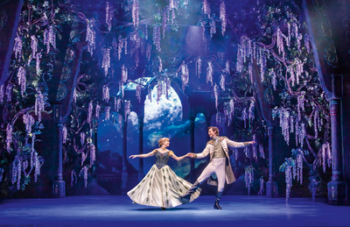 Disneys DIE EISKÖNIGIN – Das Musical auf einer Busreise in Stuttgart mit Frankenland Reisen